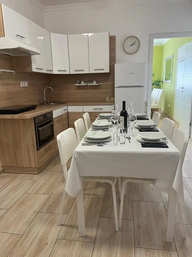 Camille Apartmanhouse Budapest 4*,