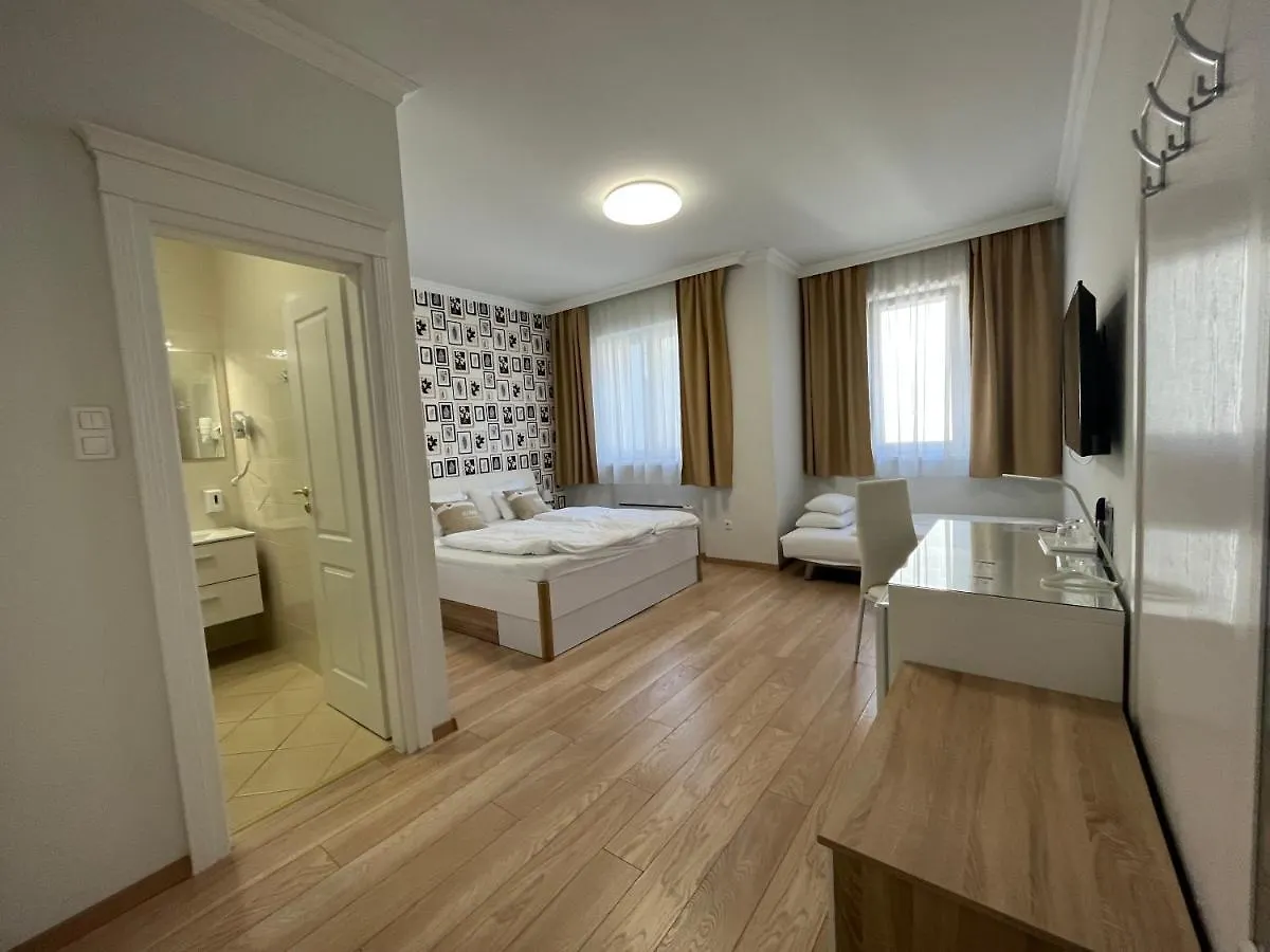 Camille Apartmanhouse Budapest 4*,